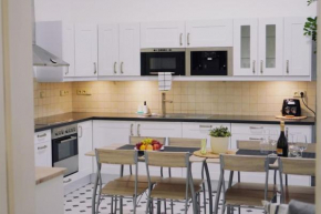 NEW! Mucha 3BDR Flat in HEART of the City Center